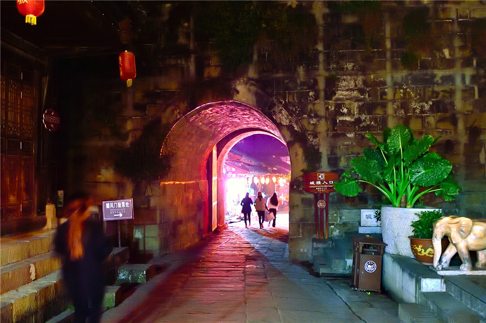 《昭化古城夜色映像》--谢谦-13881214933.jpg
